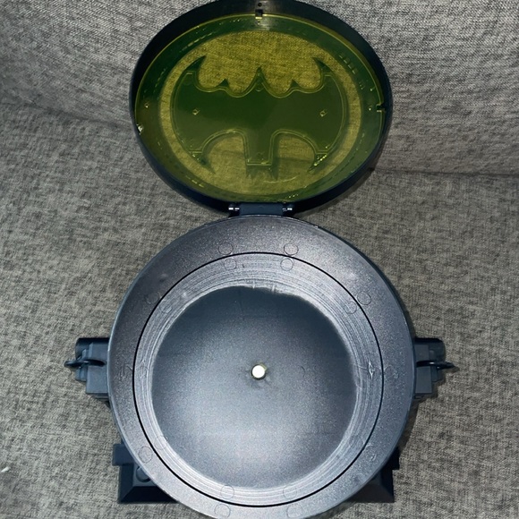 24HR DROP ⬇️ Batman Light up popcorn bucket - Picture 4 of 5